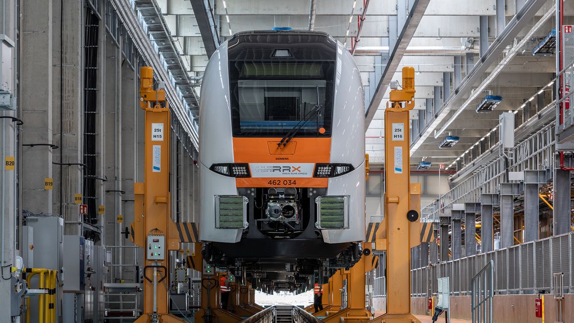 Maintenance track at Rail Service Center Dortmund-Eving