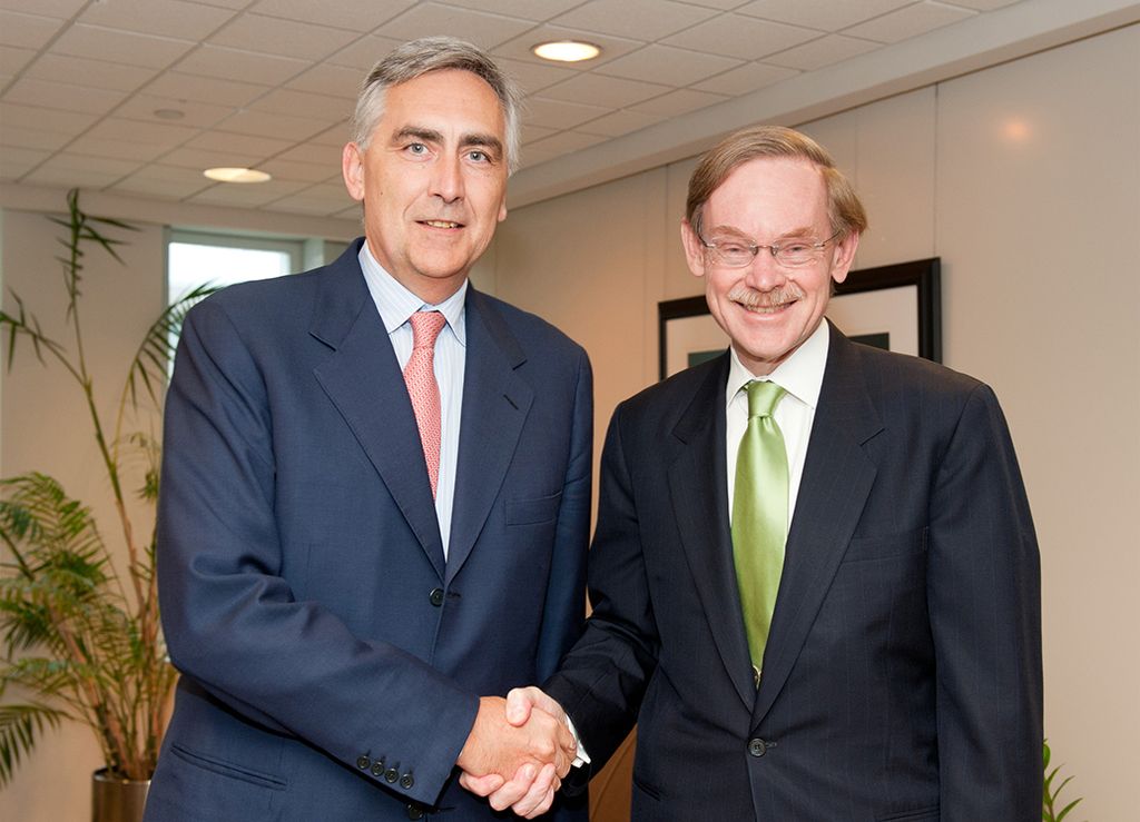 Siemens-CEO Peter Löscher und Weltbank-Präsident Robert Zoellick starten die Siemens Integrity Initiative.