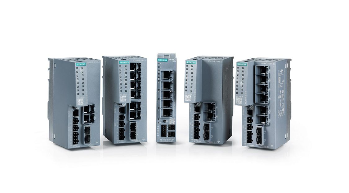 Abbildung von fünf SCALANCE S Industrial Security Appliances mit Cybersecurity-Funktionalität.