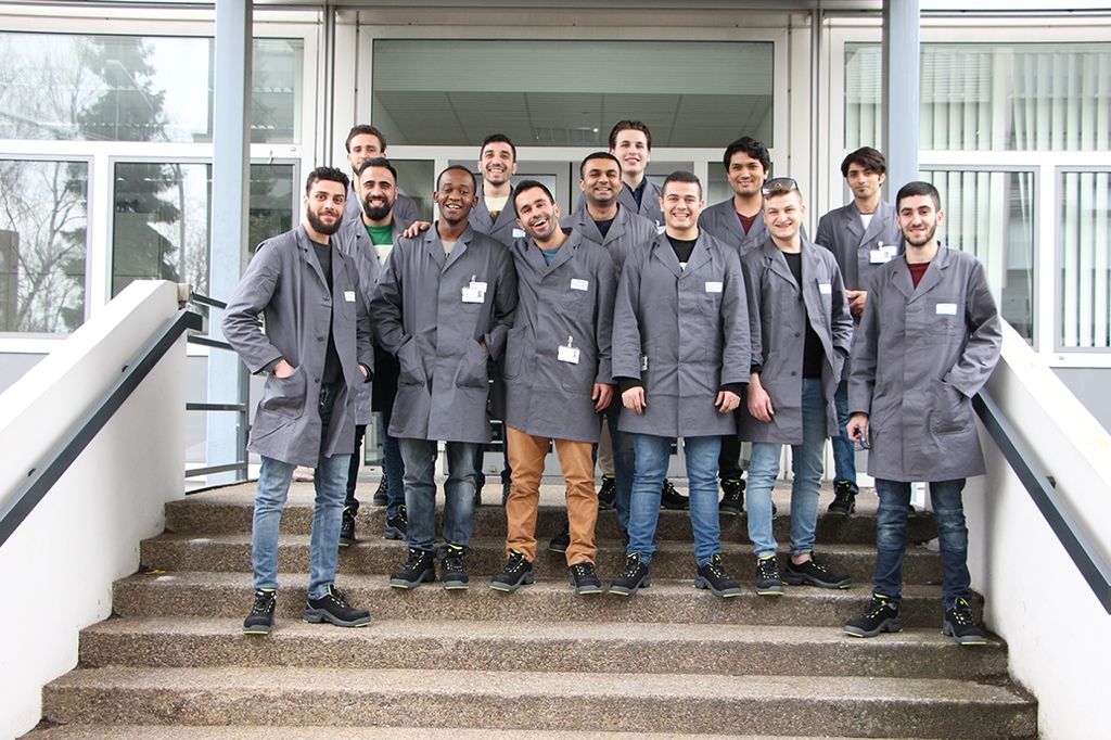 Teilnehmer des Förderprogramms in Karlsruhe auf einem Gruppenbild