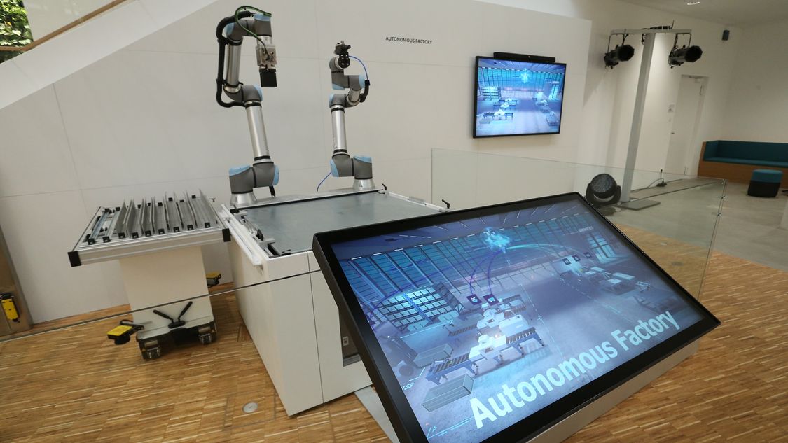 The Digital Enterprise Experience Center "The Impulse" at the Siemens Amberg site