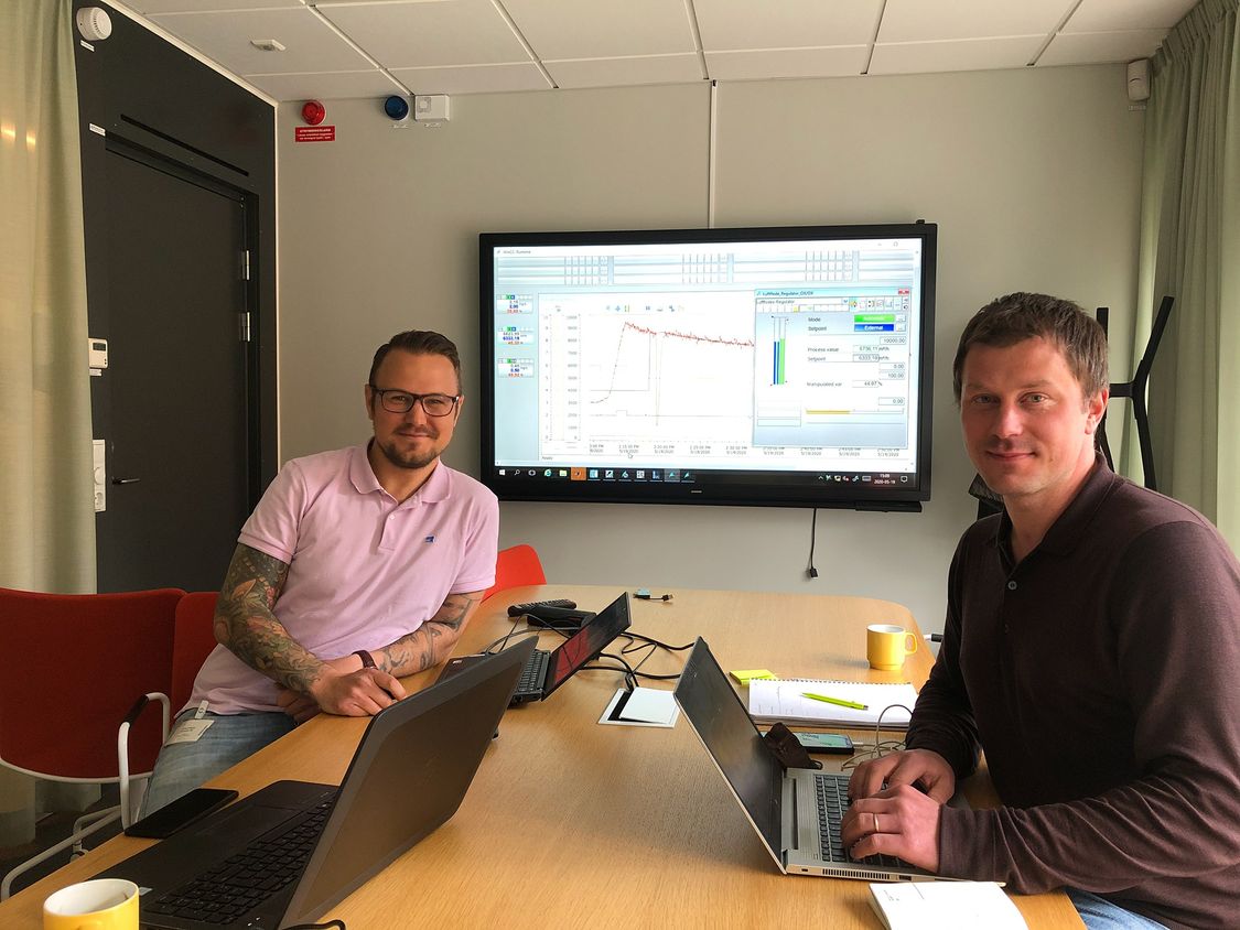 Robert Wallin, produktchef för Simatic PCS neo på Siemens, och Erik U. Lindblom, projektledare på IVL Svenska Miljöinstitutet.
