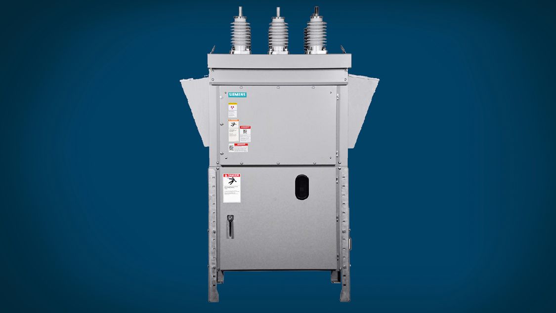Arc-resistant outdoor circuit breakers
