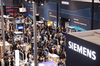 Bild mit Übersicht des Siemens Messestands auf der Hannover Messe 2023
