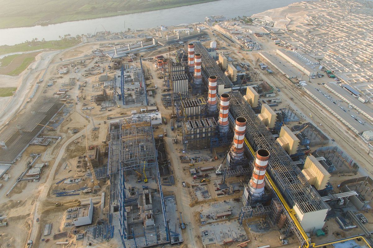 Completion of world's largest combined cycle power plants in record time