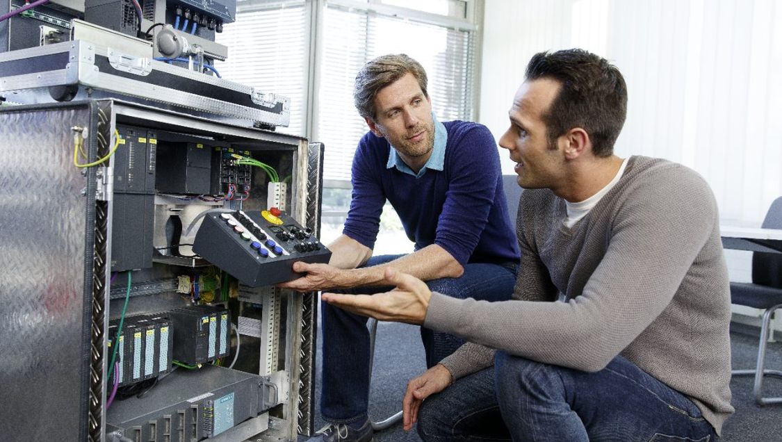 Professional knowledge and training for SIMATIC PCS neo and SIMATIC PCS 7