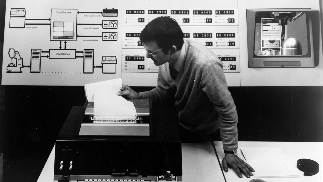 Direktbetrieb numerisch gesteuerter Werkzeugmaschinen mit einem SINUMERIK-Prozessrechner auf der IHA Hannover 1970