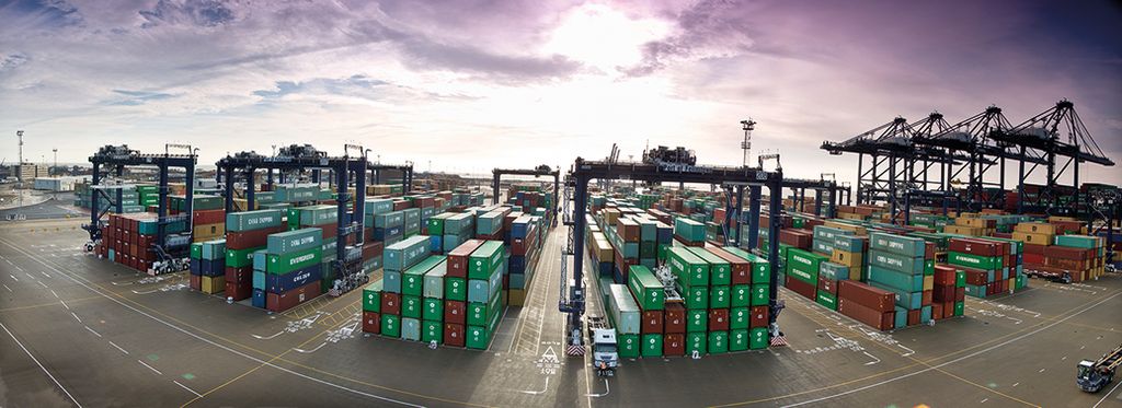 Professional crane operation – Siemens network technology ensures highly efficient operation at container port terminal