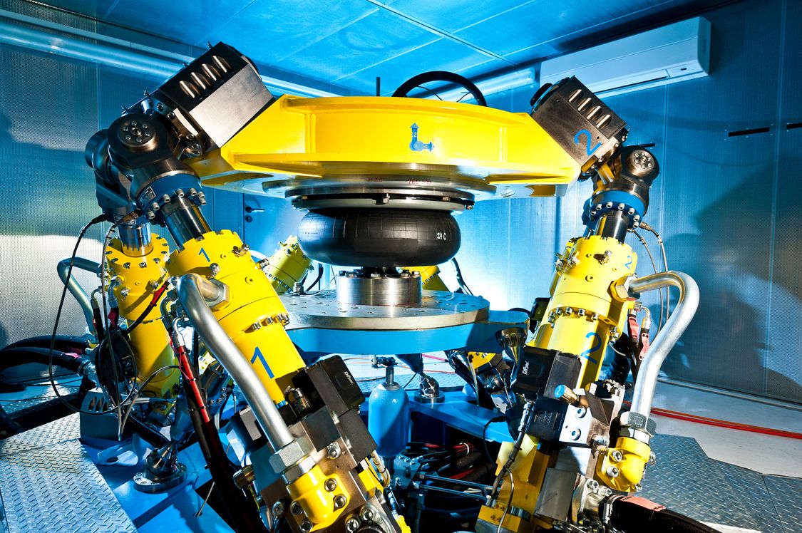 Innovation im Werk Graz – Fahrwerkproduktion Roboter