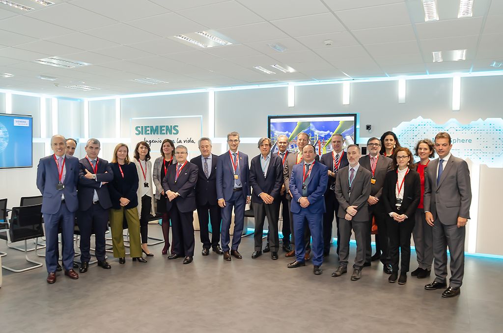 Siemens muestra a los socios de Feique la digitalización aplicada al sector químico