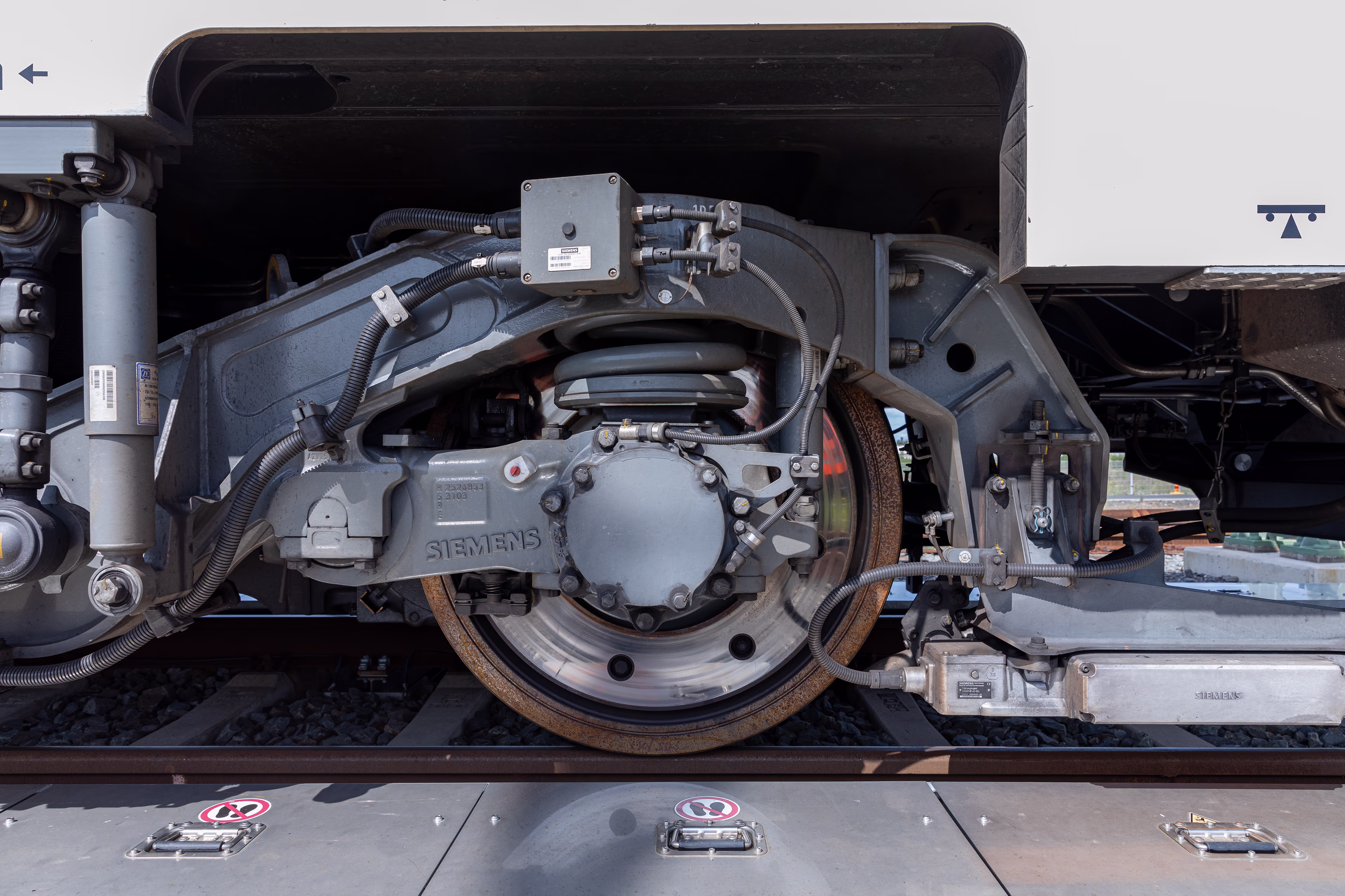Modern bogie Modern bogie with MoComp Bogie Analytic Solution