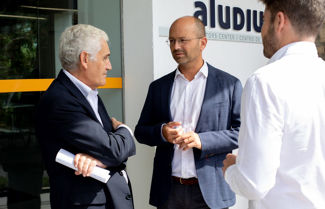  Manuel Campayo, director de Negocio y Soluciones de Siemens LDA España, junto con Lionel Chapis, CEO de Aludium.