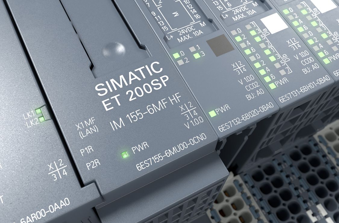 Das MultiFeldbus-Interface-Modul erweitert die Anschlussmöglichkeiten der SIMATIC ET 200SP um Modbus TCP und ErherNet/IP