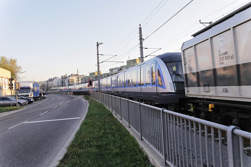 First Munich metro train leaves the Vienna plant